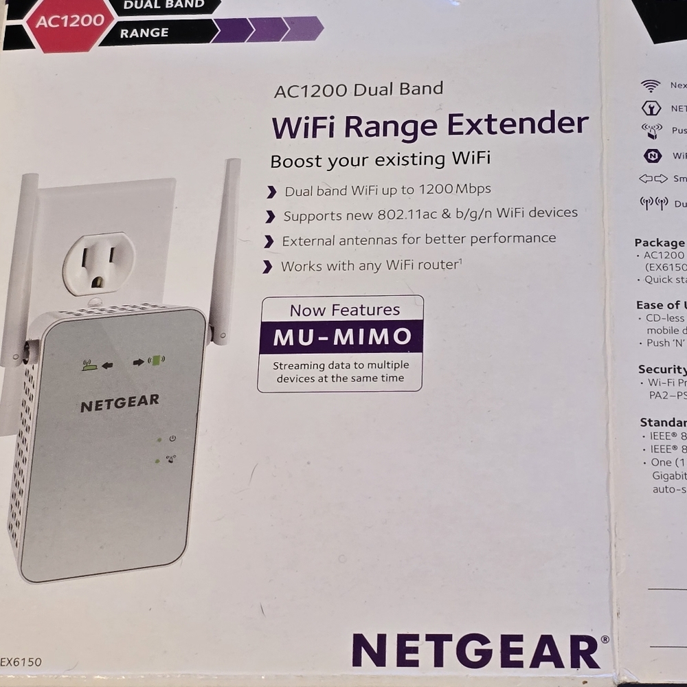NETGEAR Dual Band AC1200 WiFi Range Extender - White
